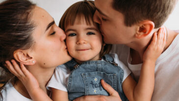 autoestima en tus hijos pareja junta